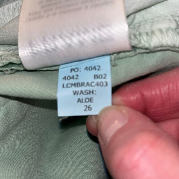 FRAME Le Crop Mini Boot Aloe Green Bermuda Shorts Size 26 - Altered Denim - Picture 7 of 8